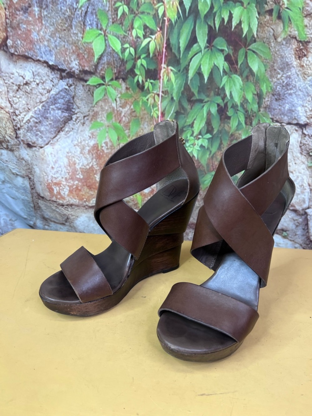DIANE VON FURSTENBERG Crossover Strap Wooden Heel Wedge Sandals, 8M - Picture 14 of 14